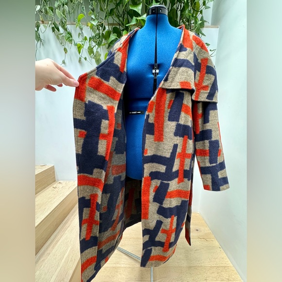 Lavish Alice cape detail coat in blue/orange abstract design - US 14 - Picture 5 of 7